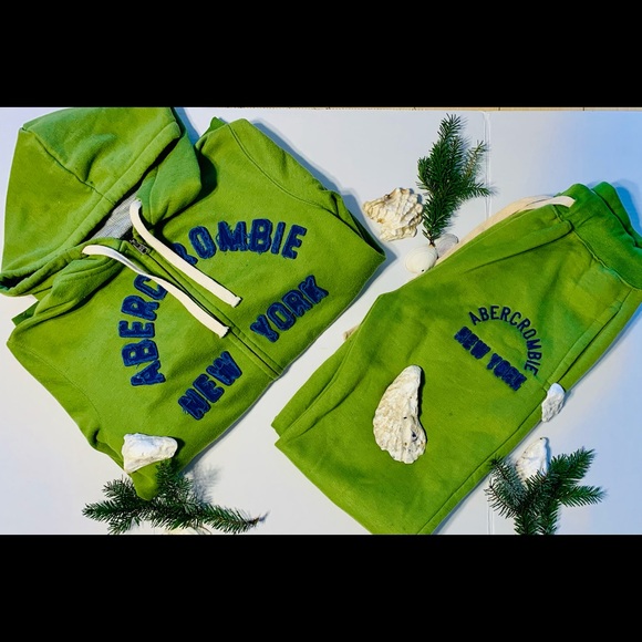 Sweatshirt - Picture 1 of 6